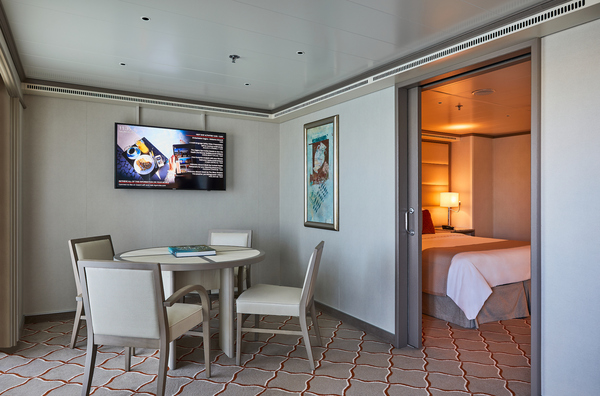 Silversea - Silver Shadow - Silver Suite 2.jpg